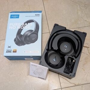 Soundcore by Anker Q20i Over-Ear Headphones - Black